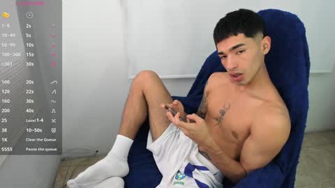 Snapshot of damon_333 chatting on 01/17/25, 08:55 Damon online show from 01/17/25, 08:55