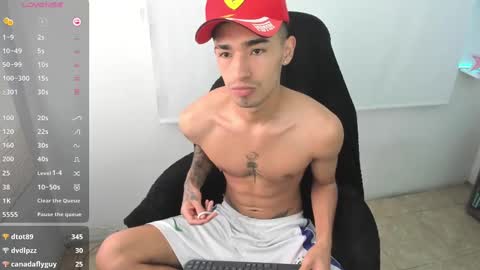 Snapshot of damon_333 chatting on 02/22/25, 04:09 Damon online show from 02/22/25, 04:09