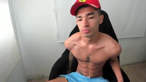 Snapshot of damon_333 chatting on 02/25/25, 12:24 Damon online show from 02/25/25, 12:24