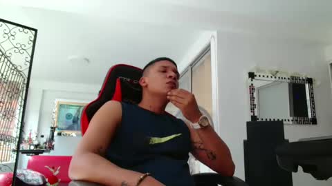 damyan_2003 online show from 02/18/25, 06:37