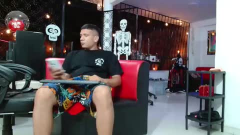 damyan_2003 online show from 11/05/25, 02:44