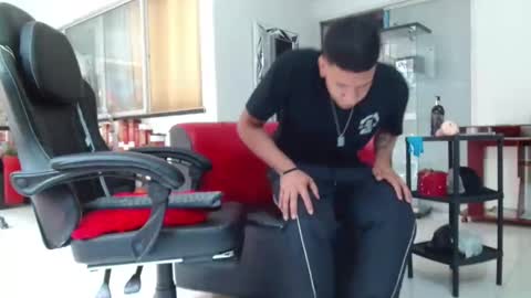 damyan_2003 online show from 11/20/25, 02:39