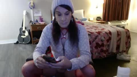 Snapshot of dan4romearth chatting on 01/25/25, 05:07 Dani L Kryze online show from 01/25/25, 05:07