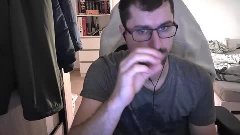 Snapshot of dan_the_man405 chatting on 12/01/24, 10:32 King Dan online show from 12/01/24, 10:32