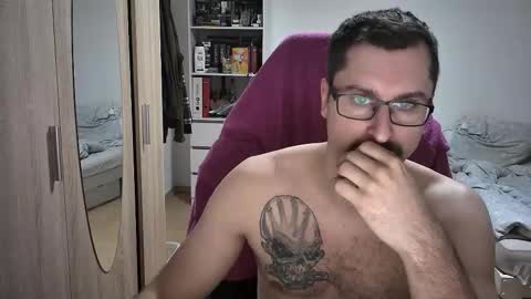 King Dan online show from 10/26/25, 07:42