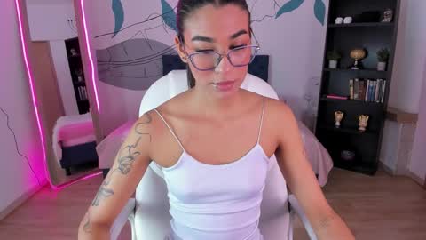 dana_paula online show from 11/23/25, 11:21