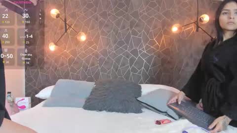    online show from 11/21/25, 12:21