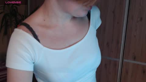 Snapshot of danbie_leen chatting on 02/21/25, 12:06 danbie_leen online show from 02/21/25, 12:06