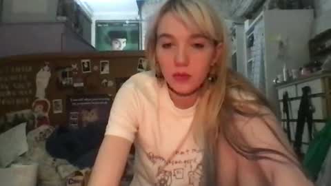 Snapshot of danceissexisbeauty2 chatting on 11/13/25, 09:08 Your submissive patient online show from 11/13/25, 09:08