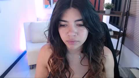 Snapshot of dangel_noir6 chatting on 09/25/25, 11:58 Veronica online show from 09/25/25, 11:58