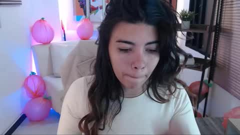 Veronica online show from 10/20/25, 11:21