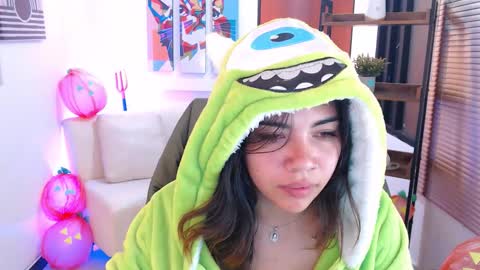 Veronica online show from 11/01/25, 08:05