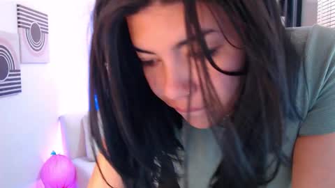 Veronica online show from 11/20/25, 11:54