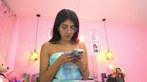 Snapshot of dani_parkerr chatting on 03/11/25, 04:18 online show from 03/11/25, 04:18