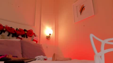 Hi I am Dani online show from 12/12/24, 02:44