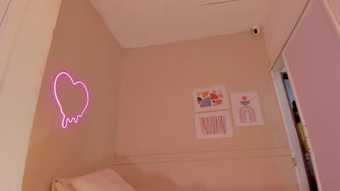 Hi I am Dani online show from 11/10/25, 11:42