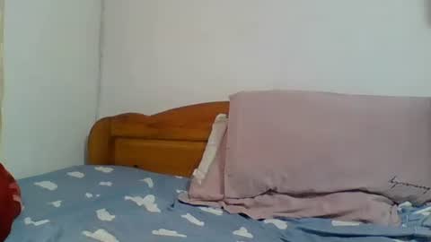 danie80704 online show from 10/25/25, 07:27