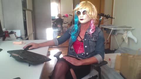 newcumer online show from 12/11/24, 01:06