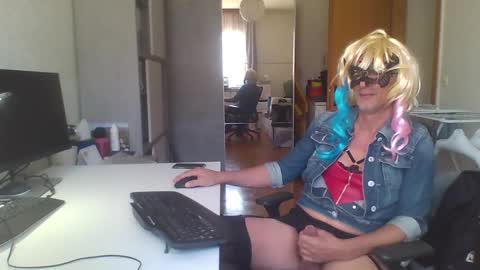 newcumer online show from 03/06/25, 10:30