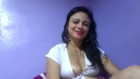 daniela_love1 online show from 10/16/25, 09:05
