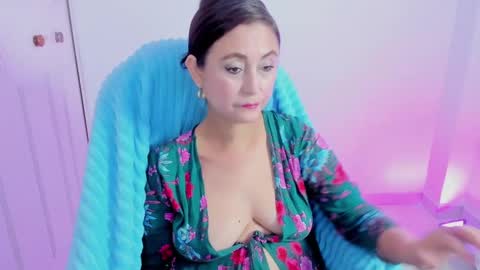 Daniela online show from 11/17/25, 05:57