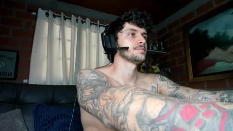 Snapshot of daniele_bunny chatting on 01/15/25, 06:51 Daniele Bunny online show from 01/15/25, 06:51