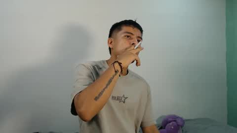 Snapshot of danielitopapii chatting on 11/20/25, 02:01 danielitopapii online show from 11/20/25, 02:01