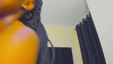 danielle_rock online show from 10/16/25, 09:05