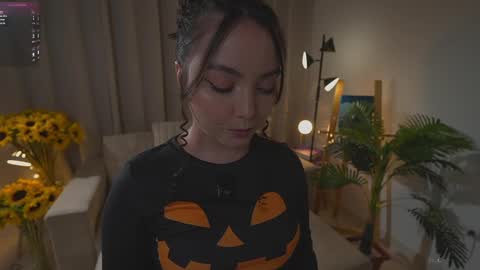 Snapshot of danii_xoxo chatting on 10/02/25, 10:39 online show from 10/02/25, 10:39