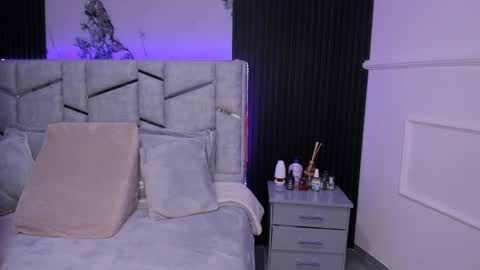 Snapshot of daniphoenixx chatting on 02/20/25, 08:14 Dani Phonenix online show from 02/20/25, 08:14