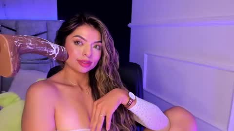 Snapshot of daniphoenixx chatting on 02/22/25, 06:50 Dani Phonenix online show from 02/22/25, 06:50