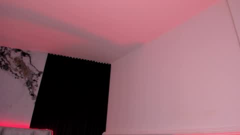 Snapshot of daniphoenixx chatting on 09/18/25, 07:38 Dani Phonenix online show from 09/18/25, 07:38