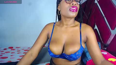 Snapshot of danisabrownn chatting on 10/15/25, 01:33 danisabrownn online show from 10/15/25, 01:33