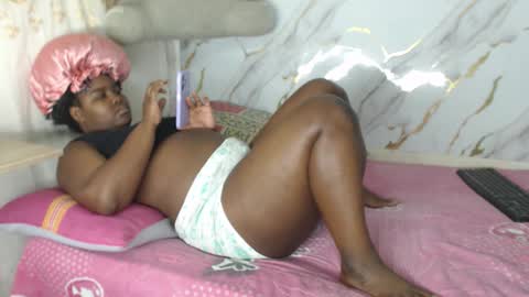 INSTAGRAM  Minni Moom online show from 11/12/25, 05:13