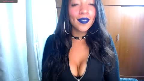 Snapshot of danna__ross chatting on 12/31/24, 12:32 Danna Ross online show from 12/31/24, 12:32