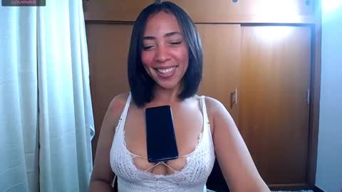 Snapshot of danna__ross chatting on 02/21/25, 11:21 Danna Ross online show from 02/21/25, 11:21