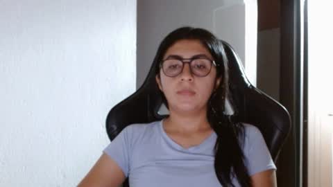 Snapshot of danna_peterson chatting on 01/31/25, 09:59 Danna online show from 01/31/25, 09:59