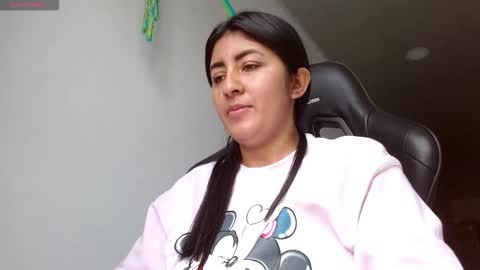 Snapshot of danna_peterson chatting on 10/29/25, 05:36 Danna online show from 10/29/25, 05:36