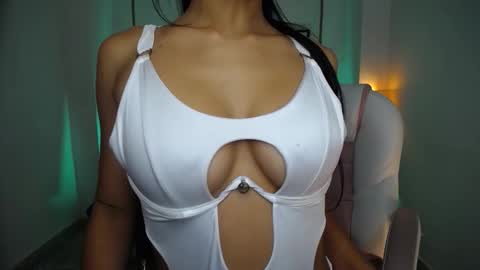 Snapshot of danna_rouse_ chatting on 10/01/25, 09:43 Danna online show from 10/01/25, 09:43