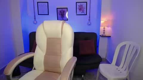 Snapshot of danna_rouse_ chatting on 11/05/25, 09:48 Danna online show from 11/05/25, 09:48