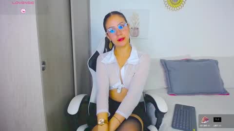 The love of your life  online show from 10/11/25, 01:16