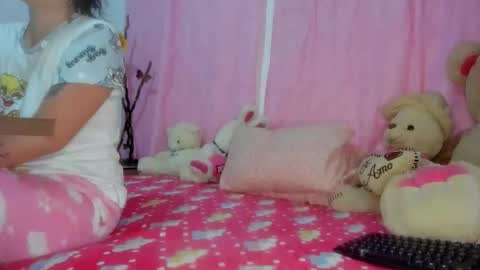 Danna Sofia jeins online show from 09/28/25, 02:33