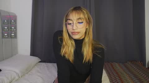Snapshot of dannielle_ chatting on 01/07/25, 08:10 online show from 01/07/25, 08:10