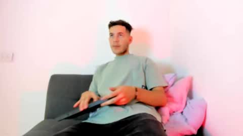 Snapshot of danny_and_lara chatting on 10/26/25, 07:53 danny_and_lara online show from 10/26/25, 07:53