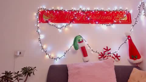 Snapshot of danny_and_lara chatting on 11/14/25, 01:43 danny_and_lara online show from 11/14/25, 01:43