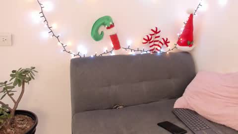 Snapshot of danny_and_lara chatting on 11/15/25, 06:04 danny_and_lara online show from 11/15/25, 06:04