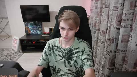 Snapshot of danny_fox888 chatting on 12/19/24, 06:01 Daniel online show from 12/19/24, 06:01
