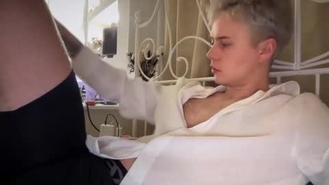 Snapshot of danny_love01 chatting on 10/26/25, 02:56 danny online show from 10/26/25, 02:56