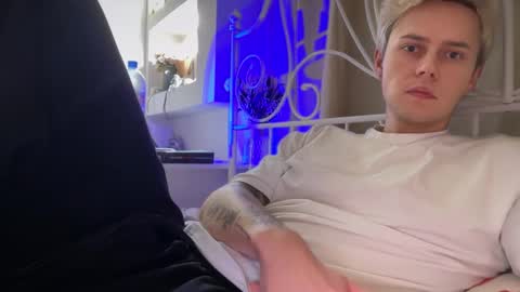 Snapshot of danny_love01 chatting on 11/28/25, 12:08 danny online show from 11/28/25, 12:08