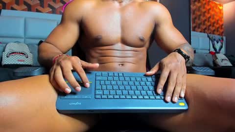 Snapshot of dany_dryy chatting on 01/25/25, 03:51 Dany online show from 01/25/25, 03:51